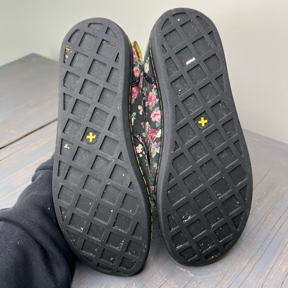 Dr. Martens Floral "Hackney" Canvas Flat Boots Size 7 (38) - Picture 7 of 7